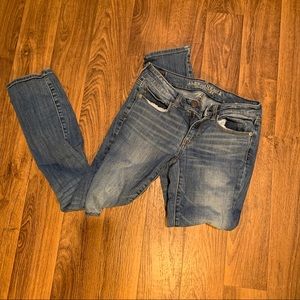 American Eagle Distressed Jeans Size 8